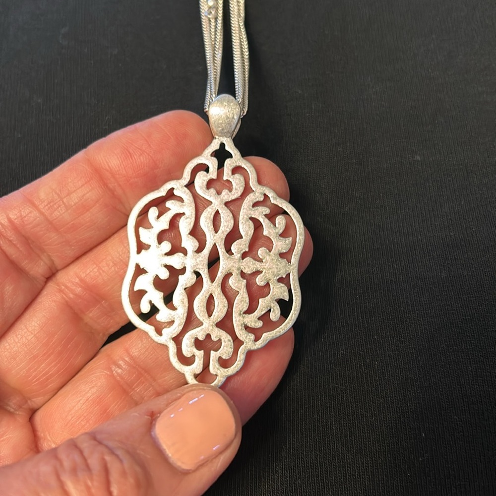 Elegant Silver Pendant Necklace